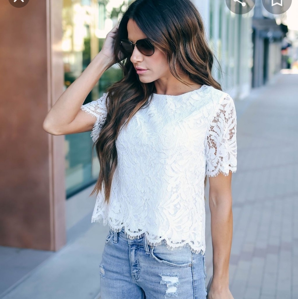 Vici chantilly short sleeve top